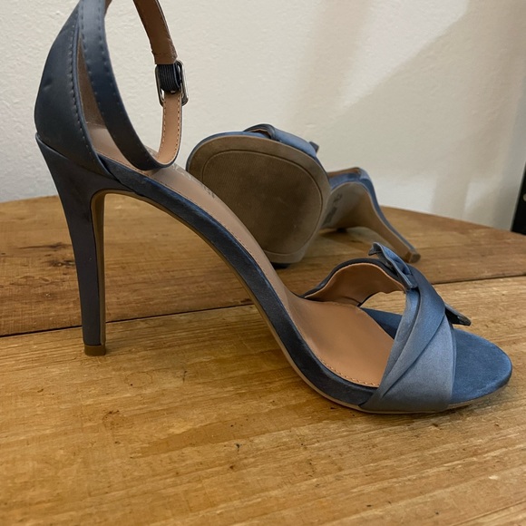 BRASH SIZE 7 BLUE HEELS - Picture 4 of 5